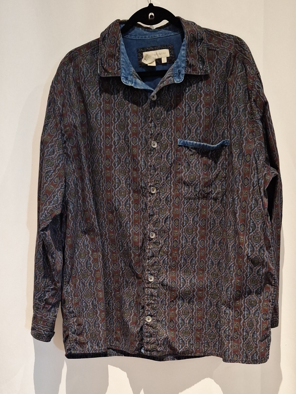 Vintage  The Territory Ahead Men's Button-Up Shirt in Multicolor Pattern